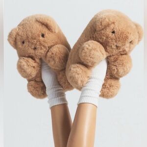 SKIMS Teddy Bear Slippers Sold Out Light Brown NEW with Tags, Kim Kardashian